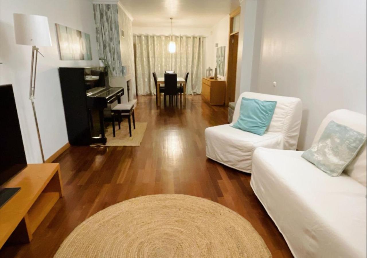 Espacoso T3 Com Terraco & Churrasqueira Campo  ภายนอก รูปภาพ