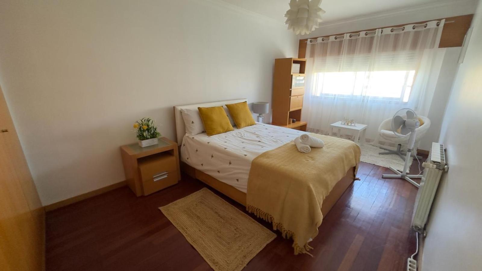 Espacoso T3 Com Terraco & Churrasqueira Campo  ภายนอก รูปภาพ