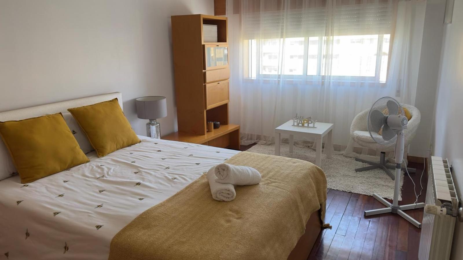 Espacoso T3 Com Terraco & Churrasqueira Campo  ภายนอก รูปภาพ
