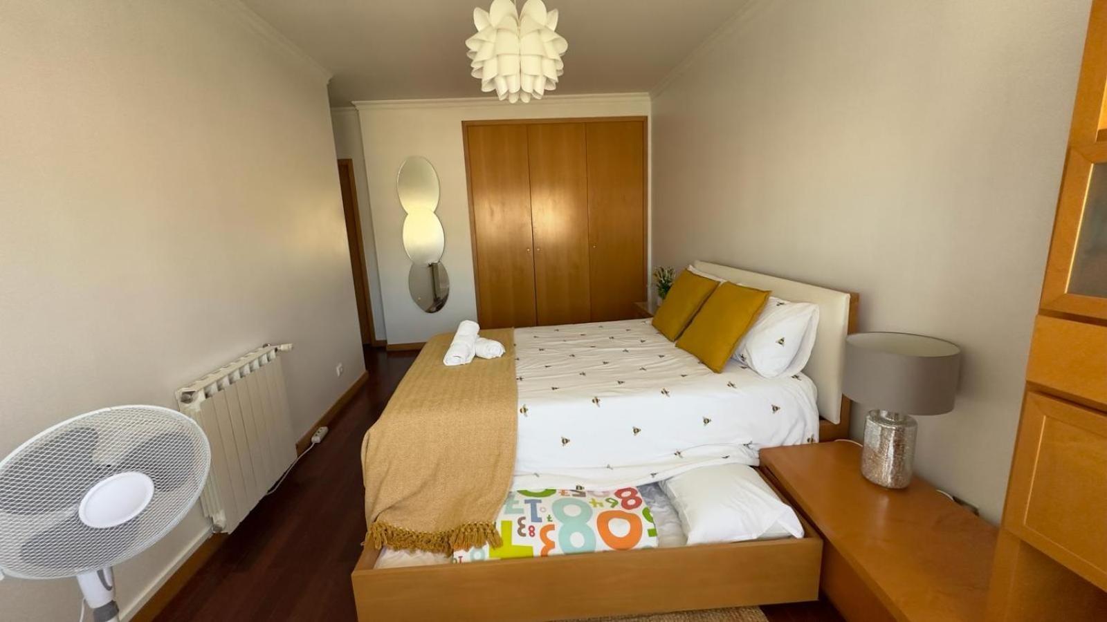 Espacoso T3 Com Terraco & Churrasqueira Campo  ภายนอก รูปภาพ