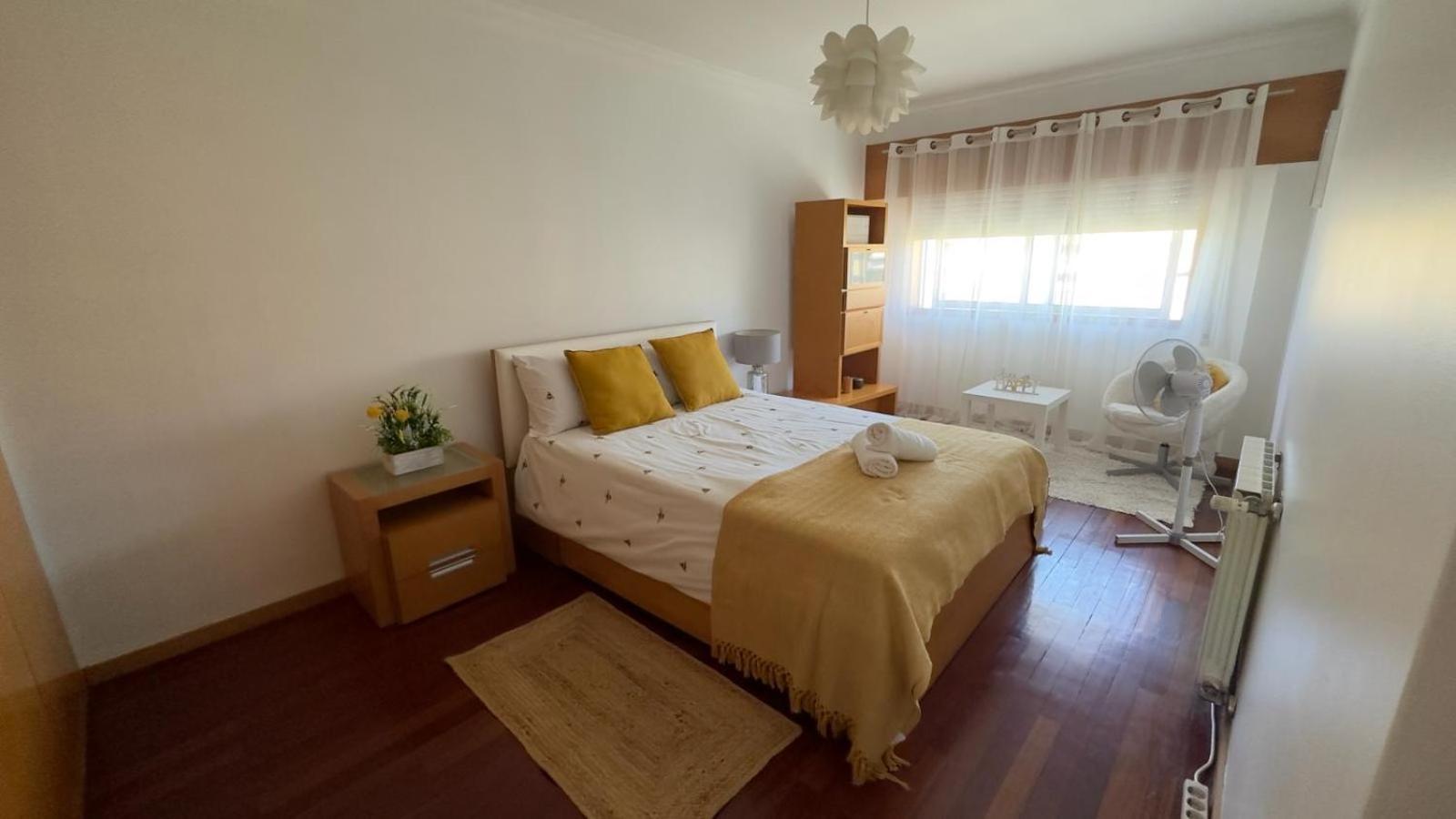 Espacoso T3 Com Terraco & Churrasqueira Campo  ภายนอก รูปภาพ